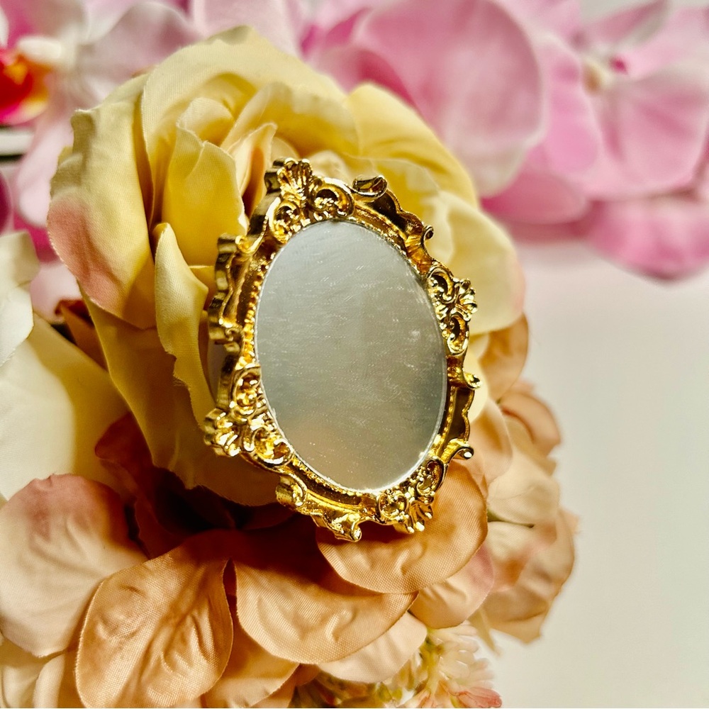 NWT Vintage Style Mirror Phone Grip Gold Ornate Aesthetic Stand